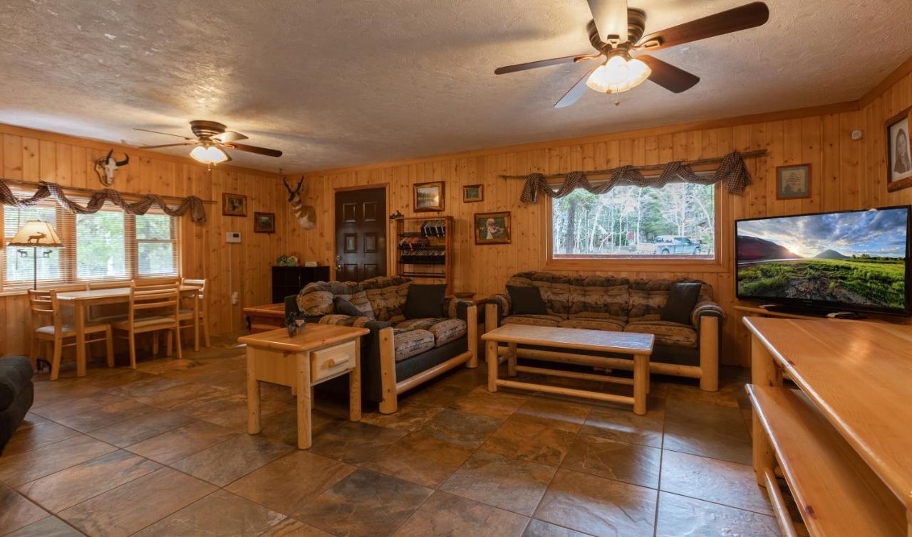 Remington Reload By Kabino Hot Tub Firepit Roku Big Yard Driveway Grill Wifi Trails Island Park Zewnętrze zdjęcie